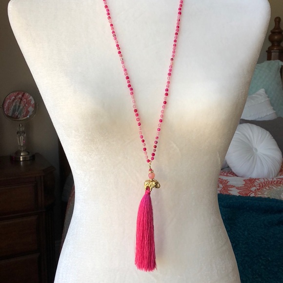 Beaded elephant necklace - Picture 3 of 8